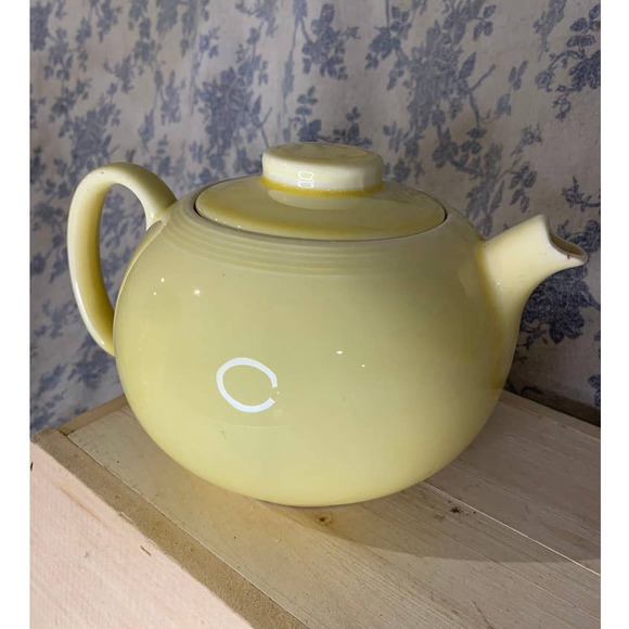 Vintage 1940s WS George U.S.A. Cheerful Yellow Teapot Round - Picture 4 of 7